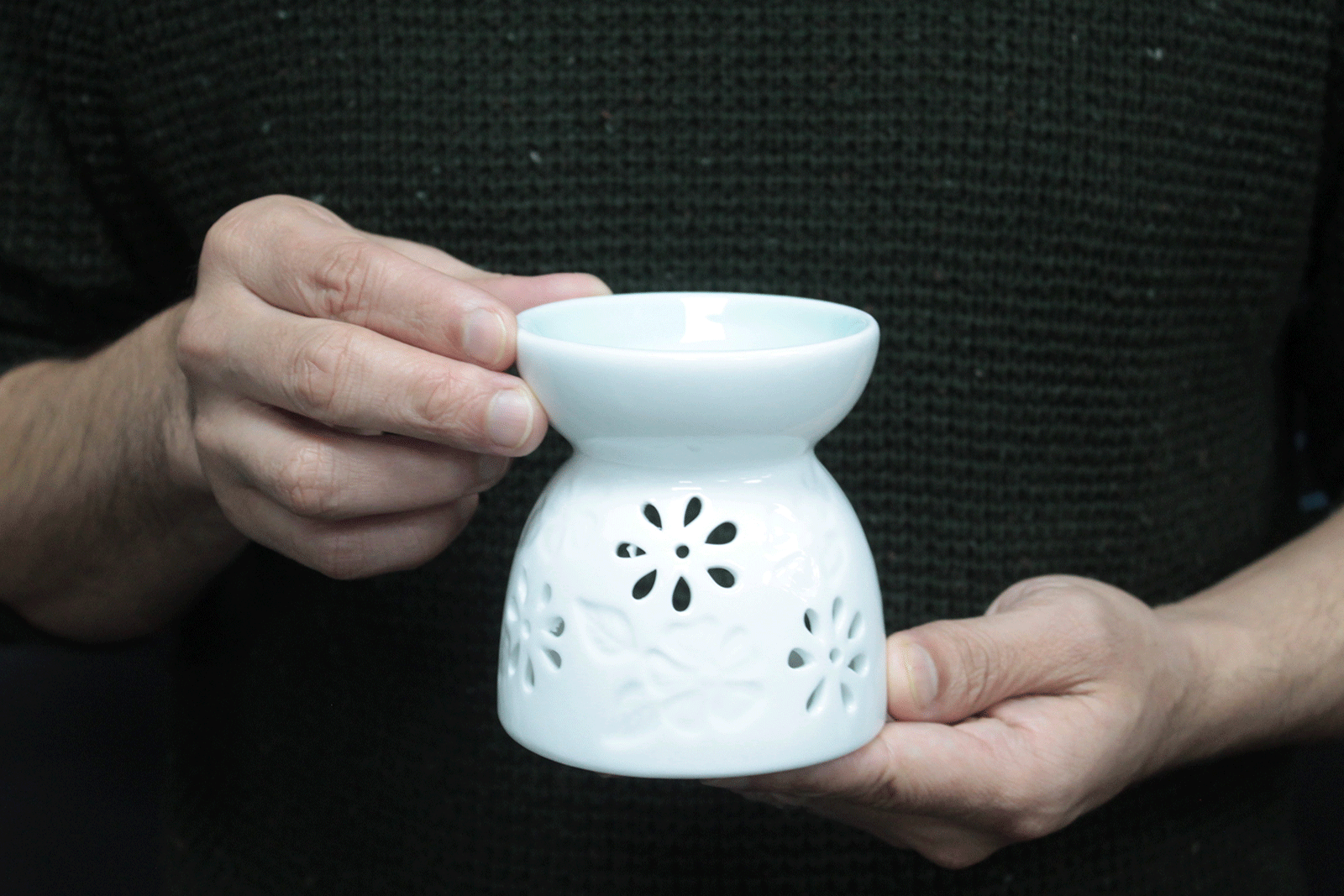 Aroma Lampă Clasică, Albă - Design Floral 6 Aroma Lampă Clasică, Albă - Design Floral - imagine 4