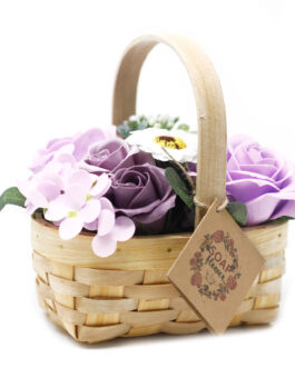 Buchet mediu de liliac în coș de răchită