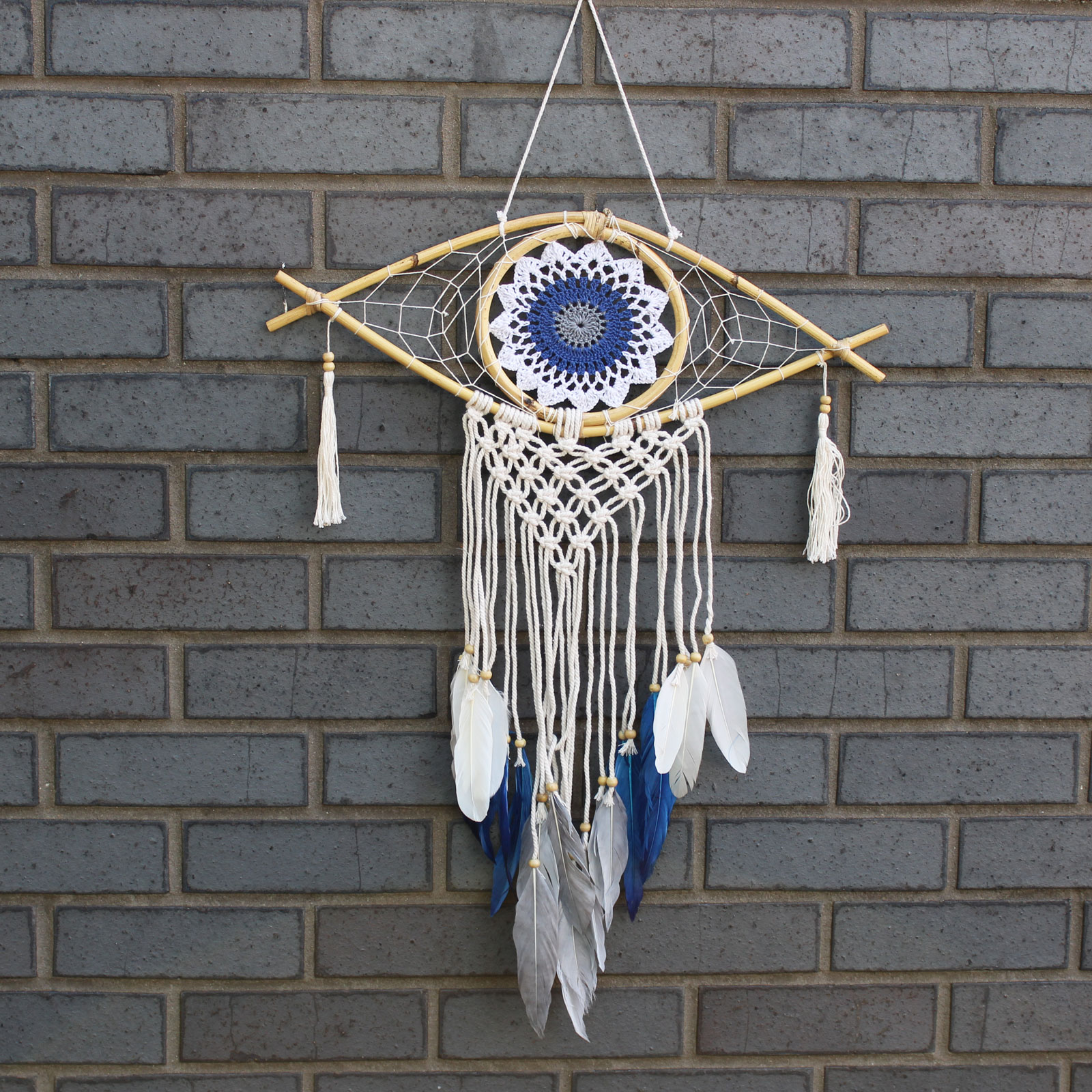 Dream Catcher (Prinzător de Vise) Protector - Ochi Mediu Macrame Alb / Albastru / Gri