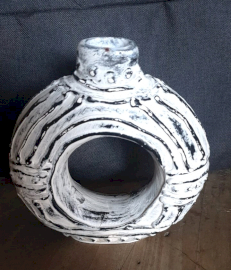 Vaza Rotunda In Forma de Gogoasa - Crem 18cm 4 Vaza Rotunda In Forma de Gogoasa - Crem 18cm - imagine 2