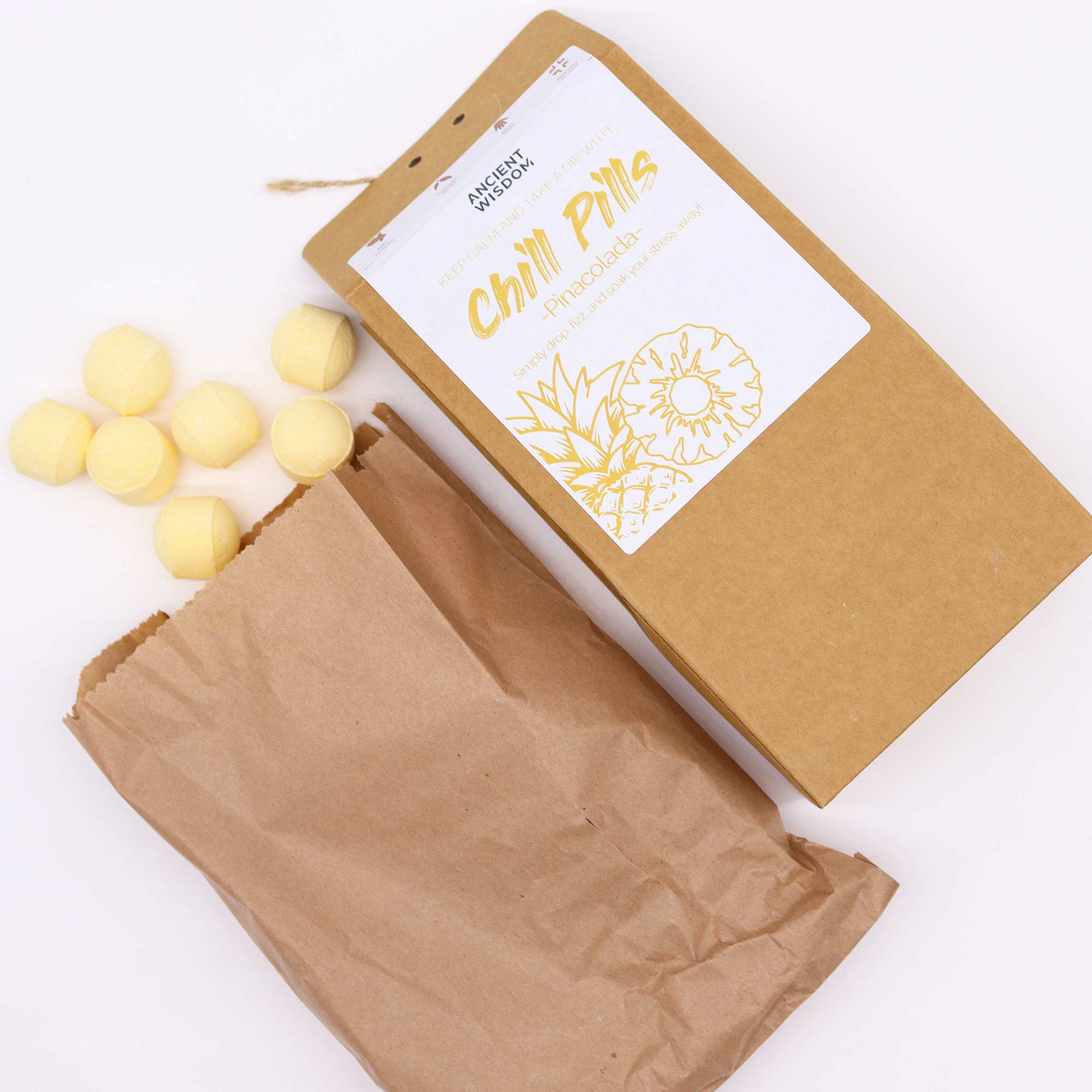 Pachet Cadou cu Bile Spumante de Baie 350g - Pina Colada 4 Pachet Cadou cu Bile Spumante de Baie 350g - Pina Colada - imagine 2