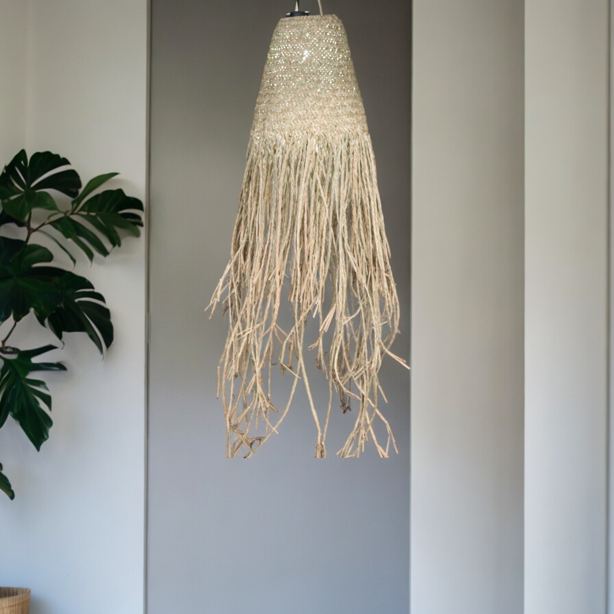 Abajur lampa cu suspendare impletit natural Doum - 20x15cm 4 Abajur lampa cu suspendare impletit natural Doum - 20x15cm - imagine 2