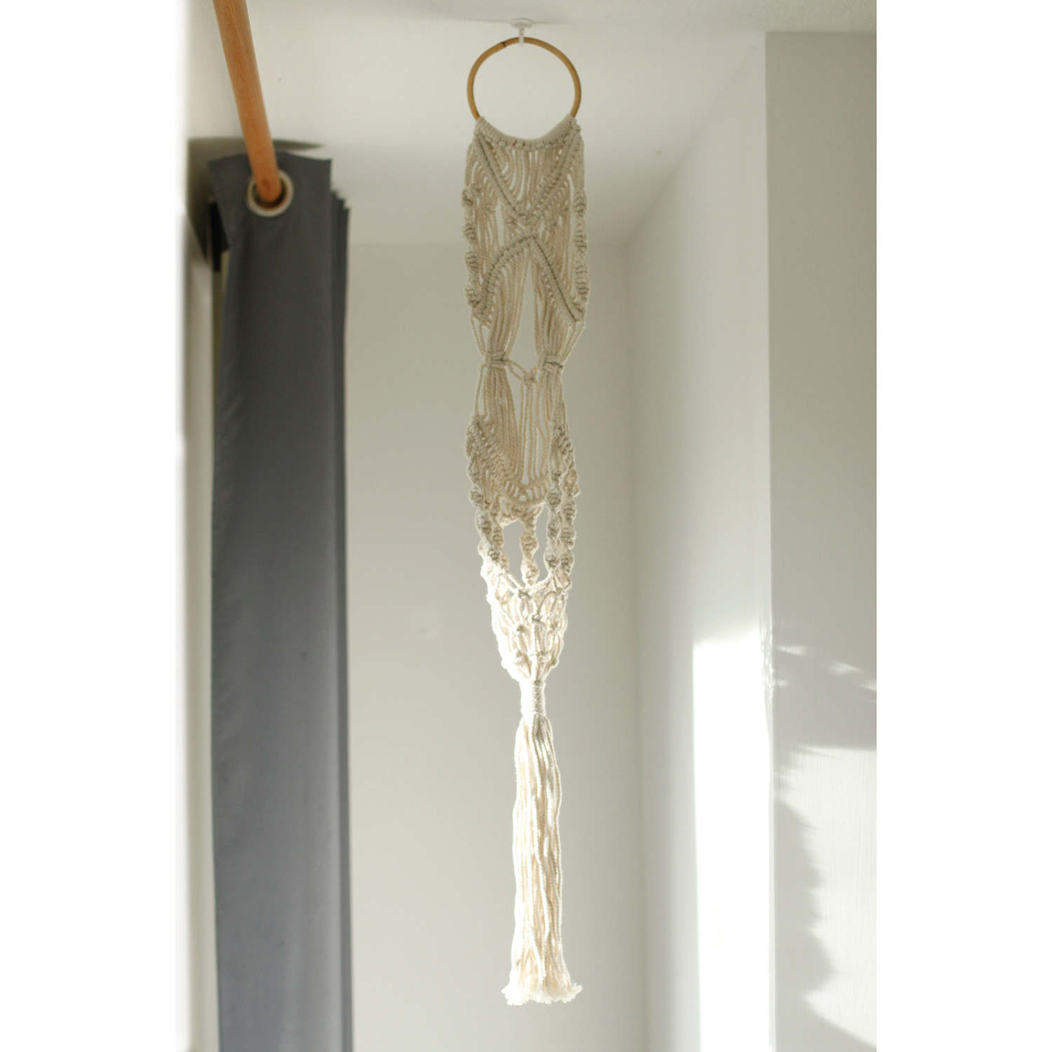Suport pentru Ghivece Suspendate din Macrame - Cerc din Ratan 6 Suport pentru Ghivece Suspendate din Macrame - Cerc din Ratan - imagine 4