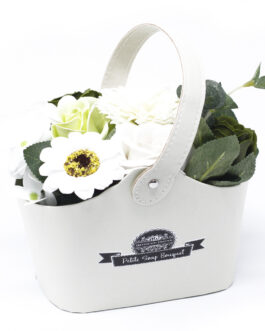 Buchet Mic de Flori de Săpun în Coș – Verde Pastel
