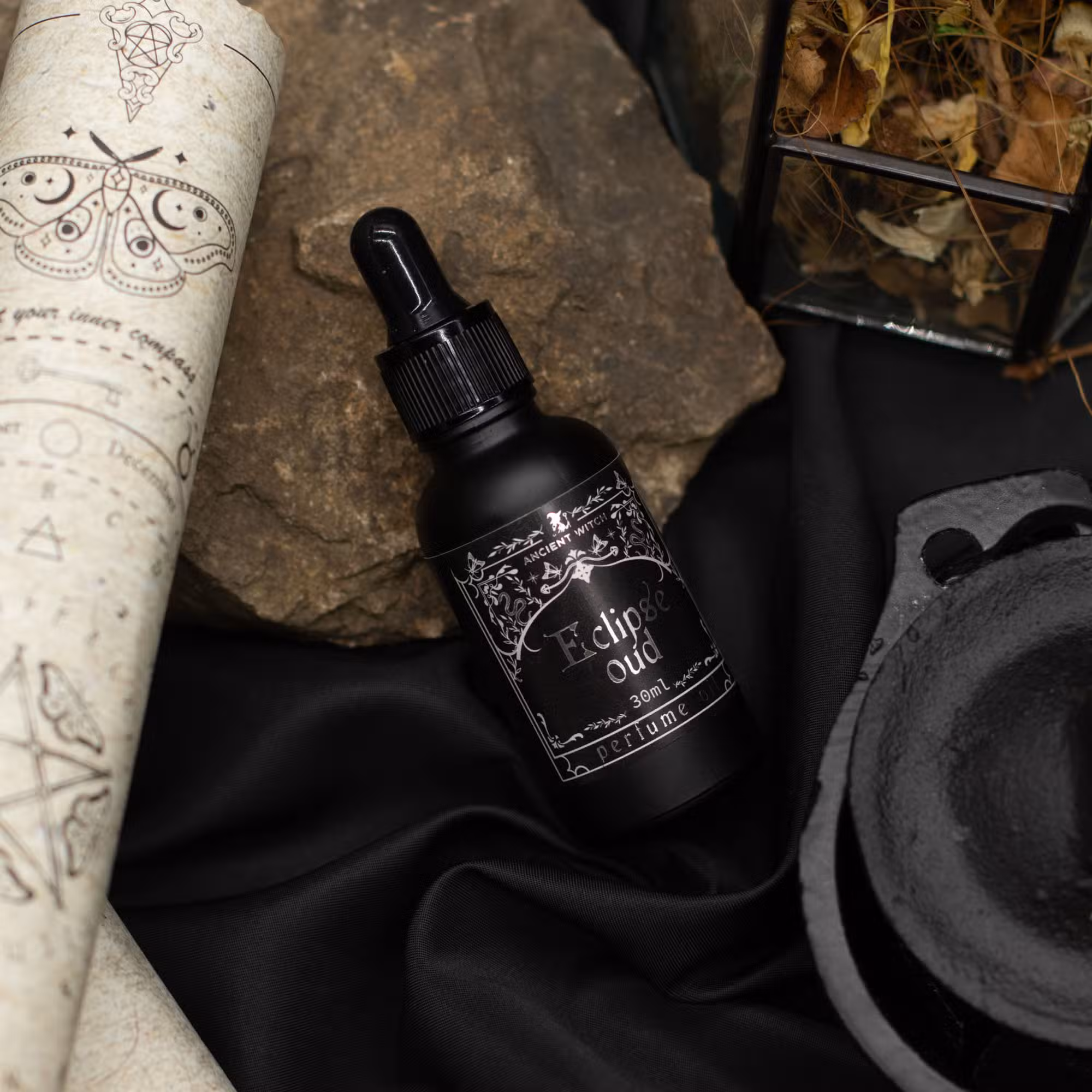 Ulei de parfum Vrăjitoare Antică - Eclipse Oud 5 Ulei de parfum Vrăjitoare Antică - Eclipse Oud