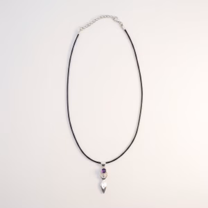 Pandantiv devoțional indian - placat cu argint (șnur de 45 cm) - Zeița ametist