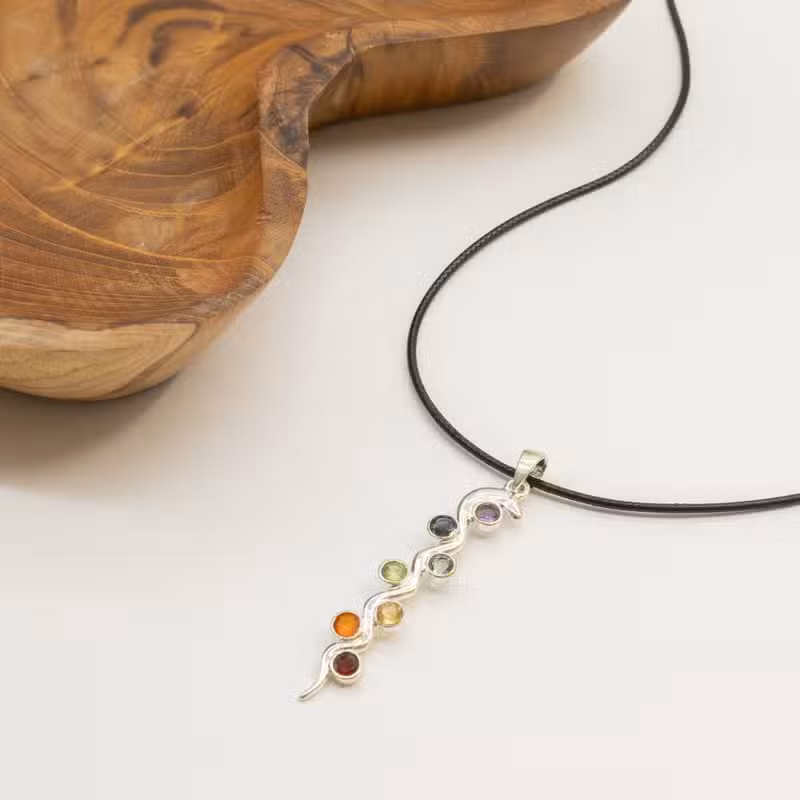 Pandantiv devoțional indian - placat cu argint (șnur 45 cm) - Chakra șarpelui 7 Pandantiv devoțional indian - placat cu argint (șnur 45 cm) - Chakra șarpelui
